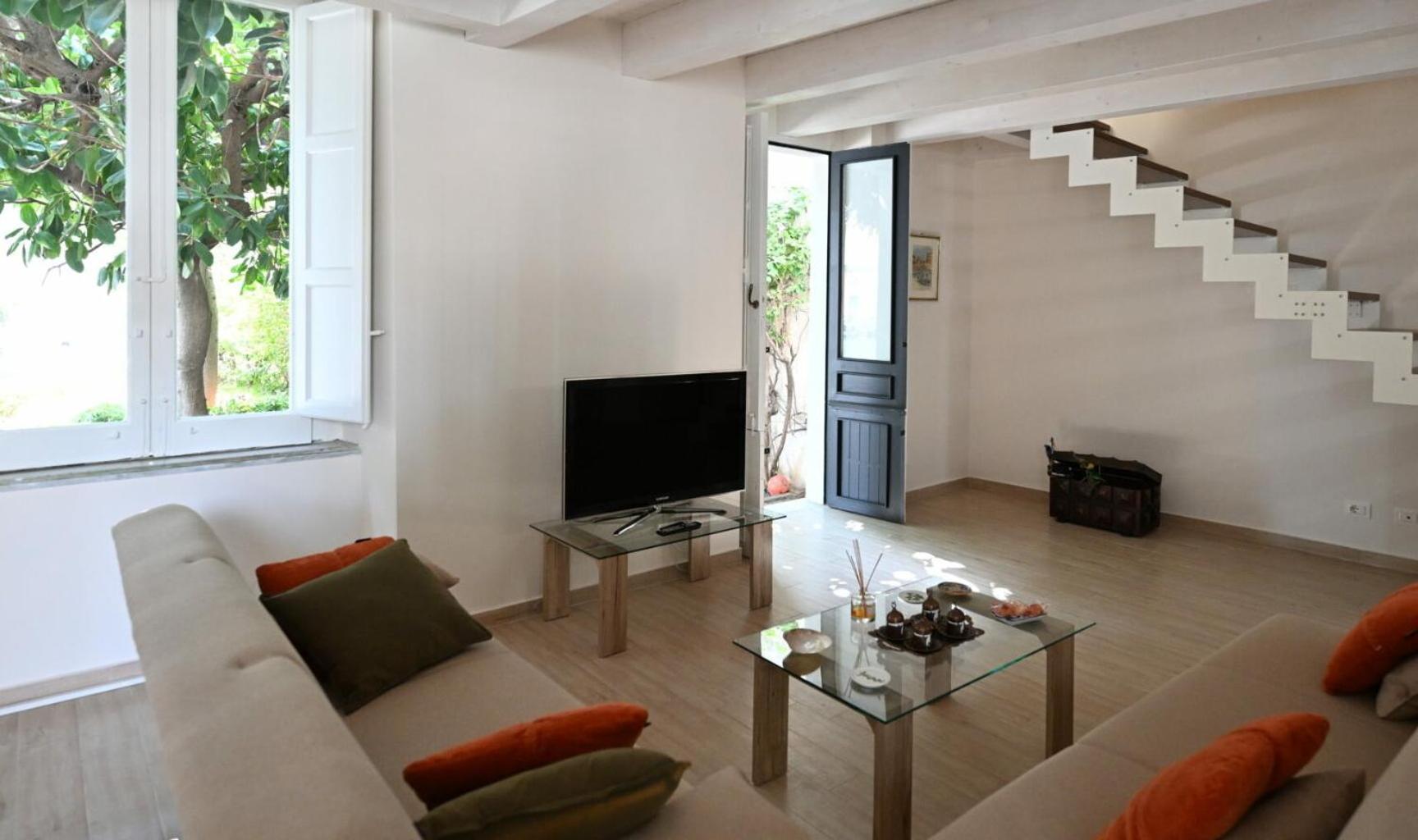 Charm And Quiet Guest house *